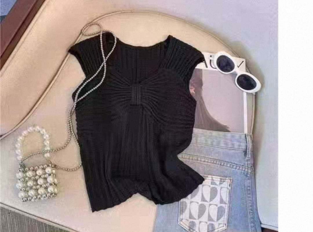 Embossed Pattern Knitted Top