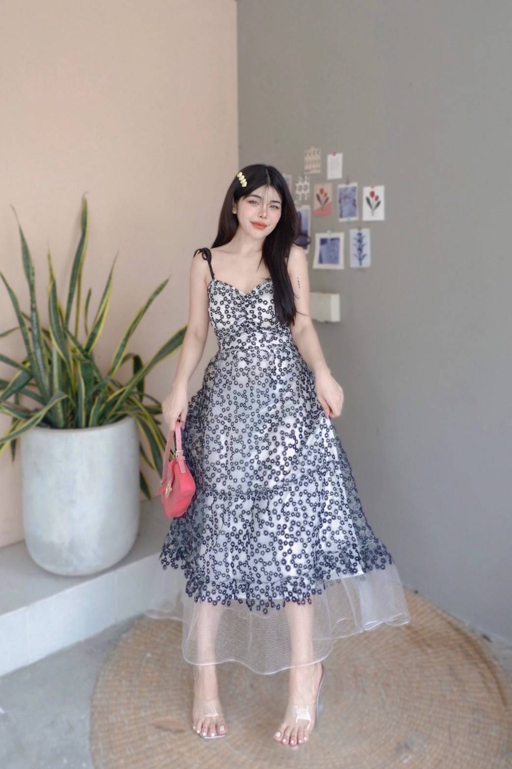 Daisy Patterned Mesh Embroidered Maxi