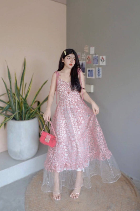 Daisy Patterned Mesh Embroidered Maxi